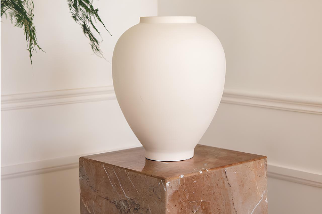 5 Table Statue Decor Ideas for a Modern Home