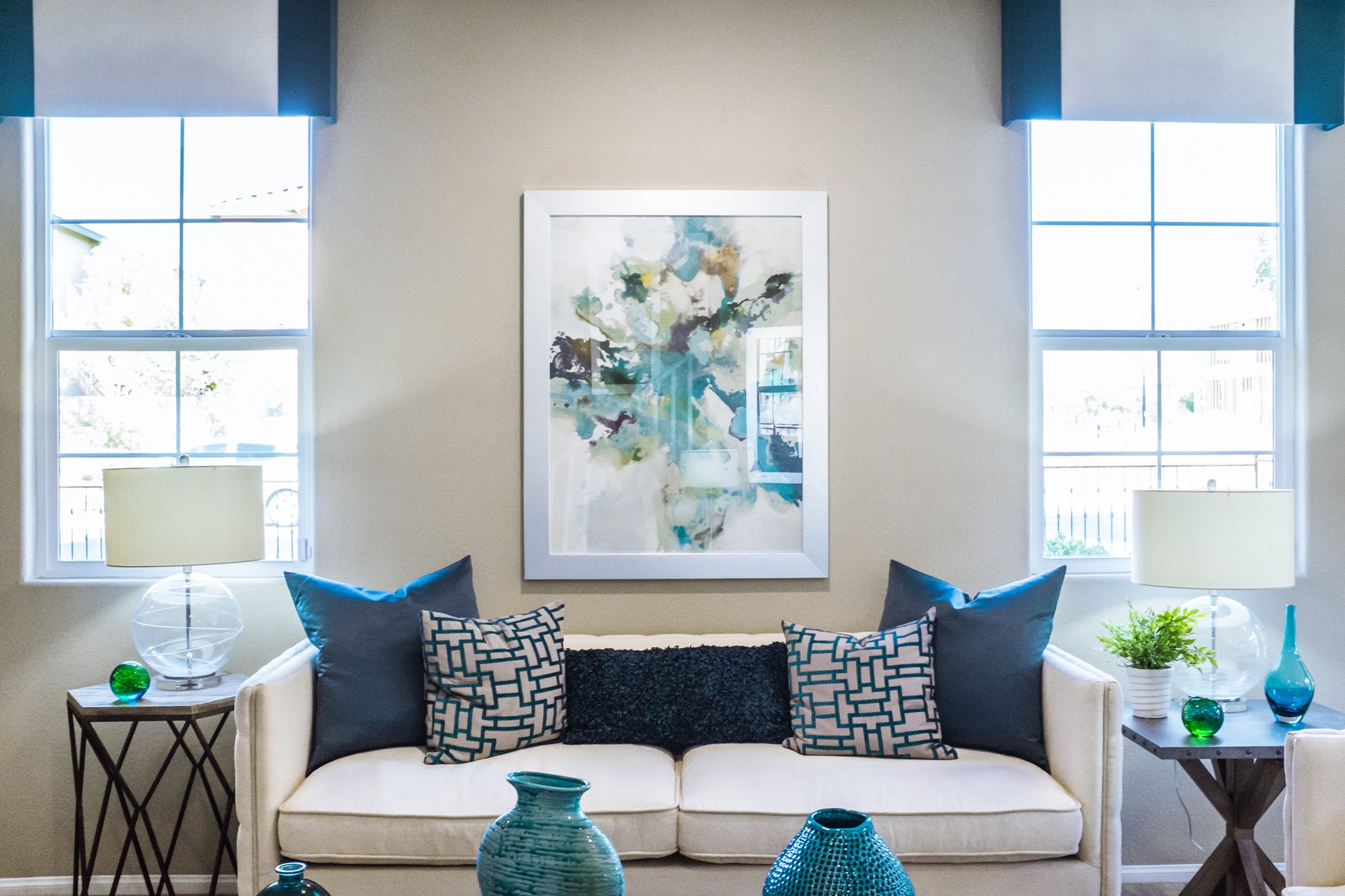 5 Sofa Table Decorations: Modern Designs for 2023