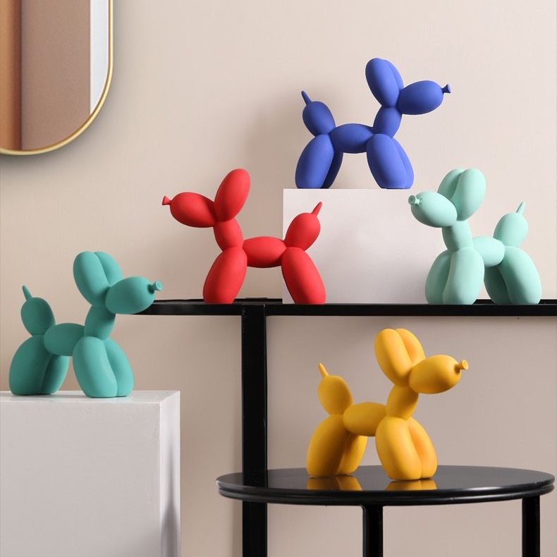 Caslon Balloon Dog Statue