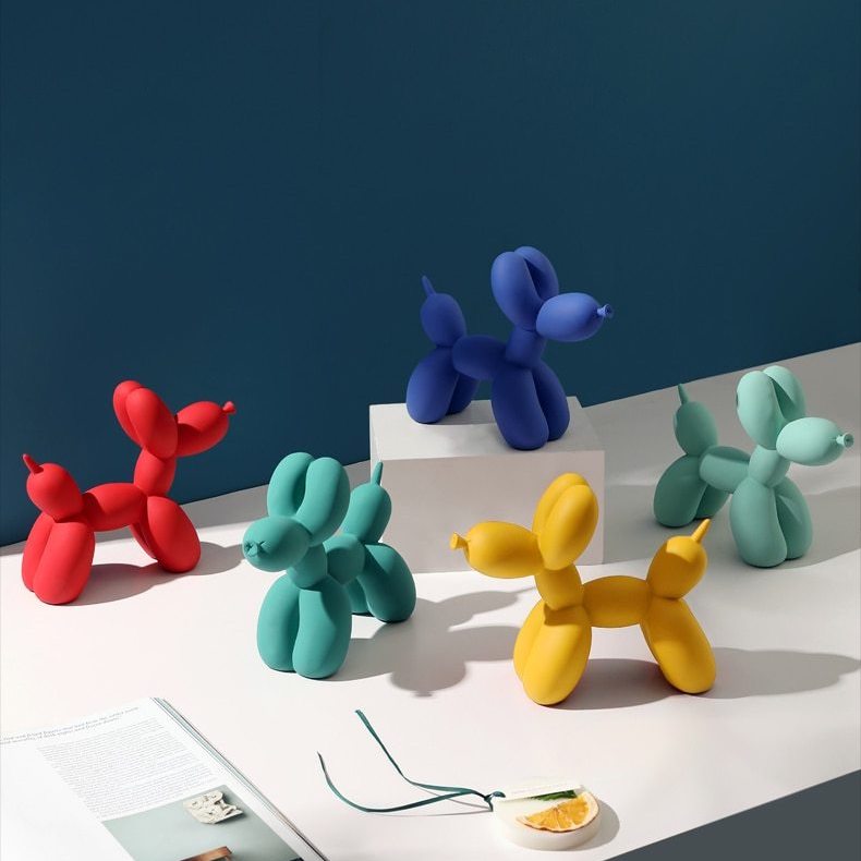 Caslon Balloon Dog Statue