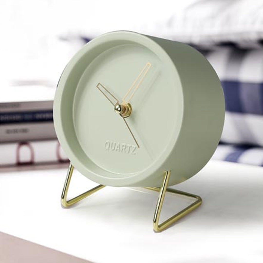 Quartz Metal Table Clock 6 In with Display Type Needle