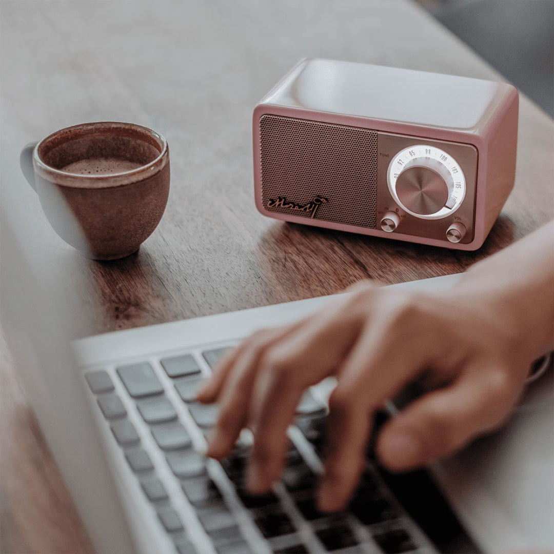 Retro Radio Soundbox Bluetooth used to play Spotify