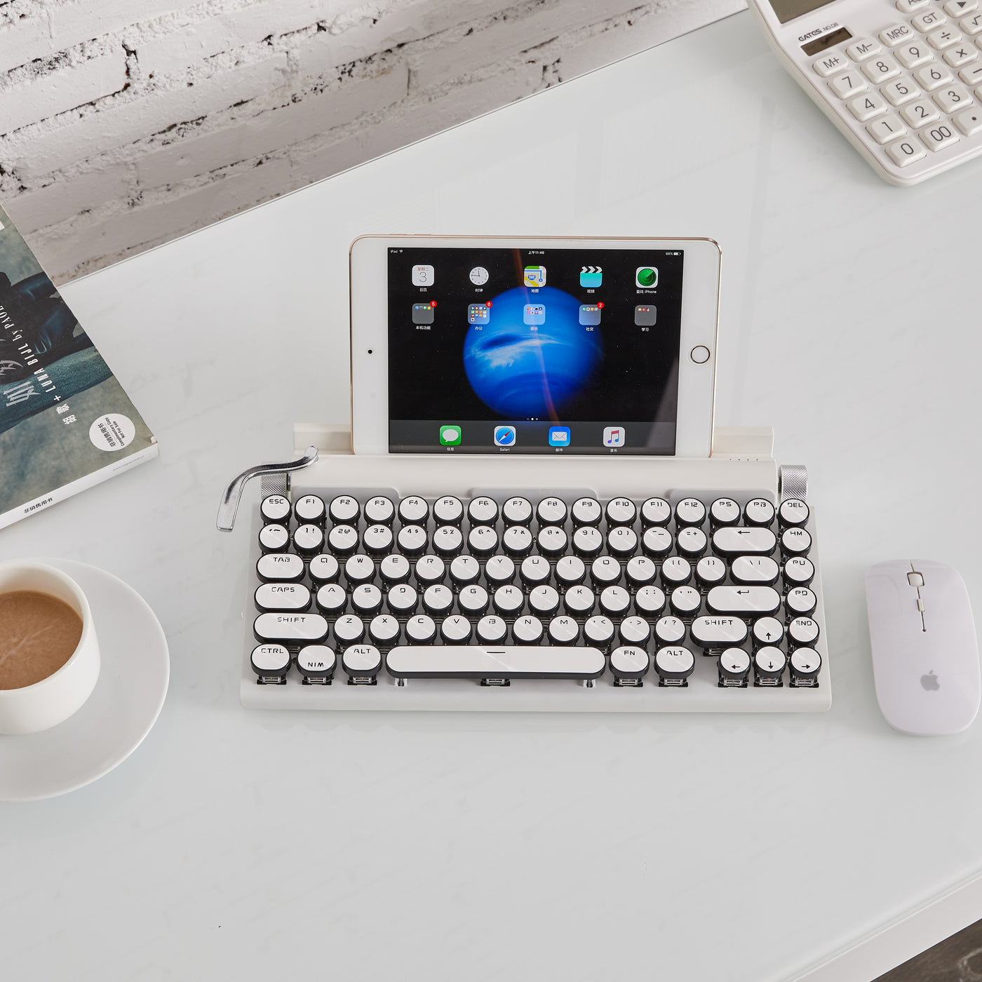 Retro Typewriter Keyboard key produces audible clicks