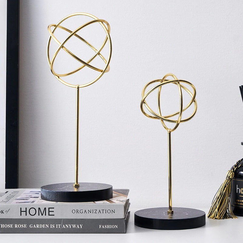 Golden Globe The high-quality plated iron and marble base material is durable, safe and odorless.