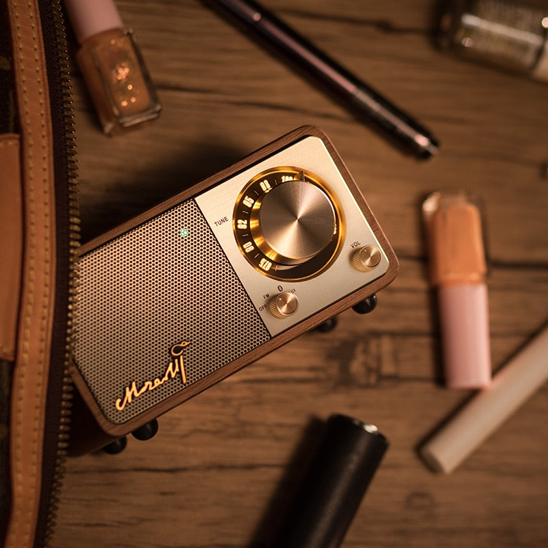 Retro Radio Soundbox Bluetooth  comes in a sleek