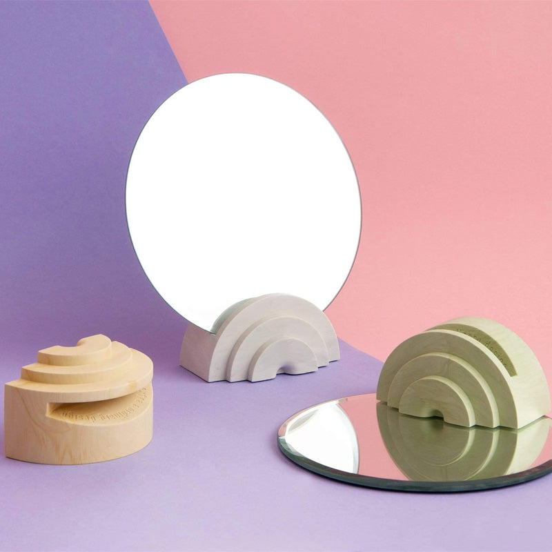 Friz Mirror is inspired by the Roman architecture, especially elements of columns.