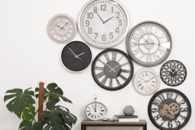 Sleek Black Wall Clock – 30cm Modern Minimalist Timepiece for