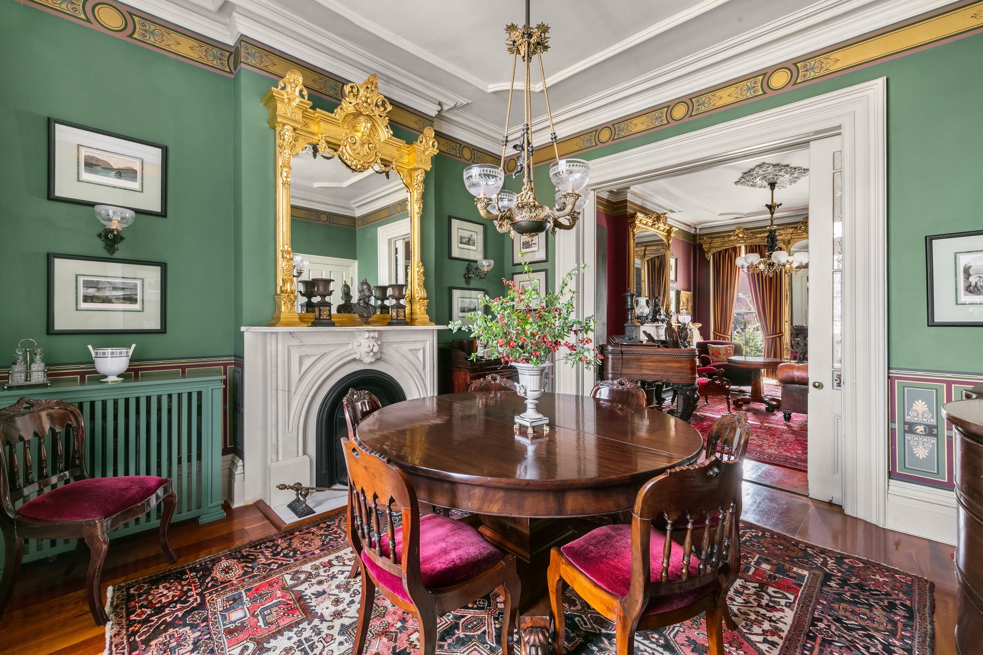 Rediscovering Timeless Elegance: Victorian Style Homes Interior
