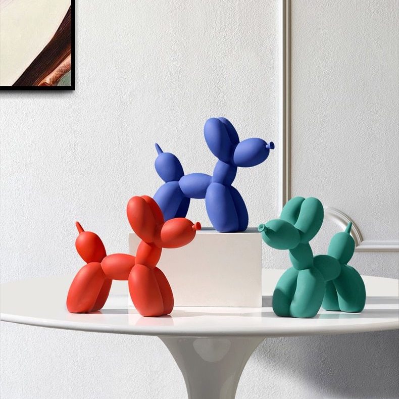 Caslon Balloon Dog Statue t's durable, so it'll last long in your home or office.