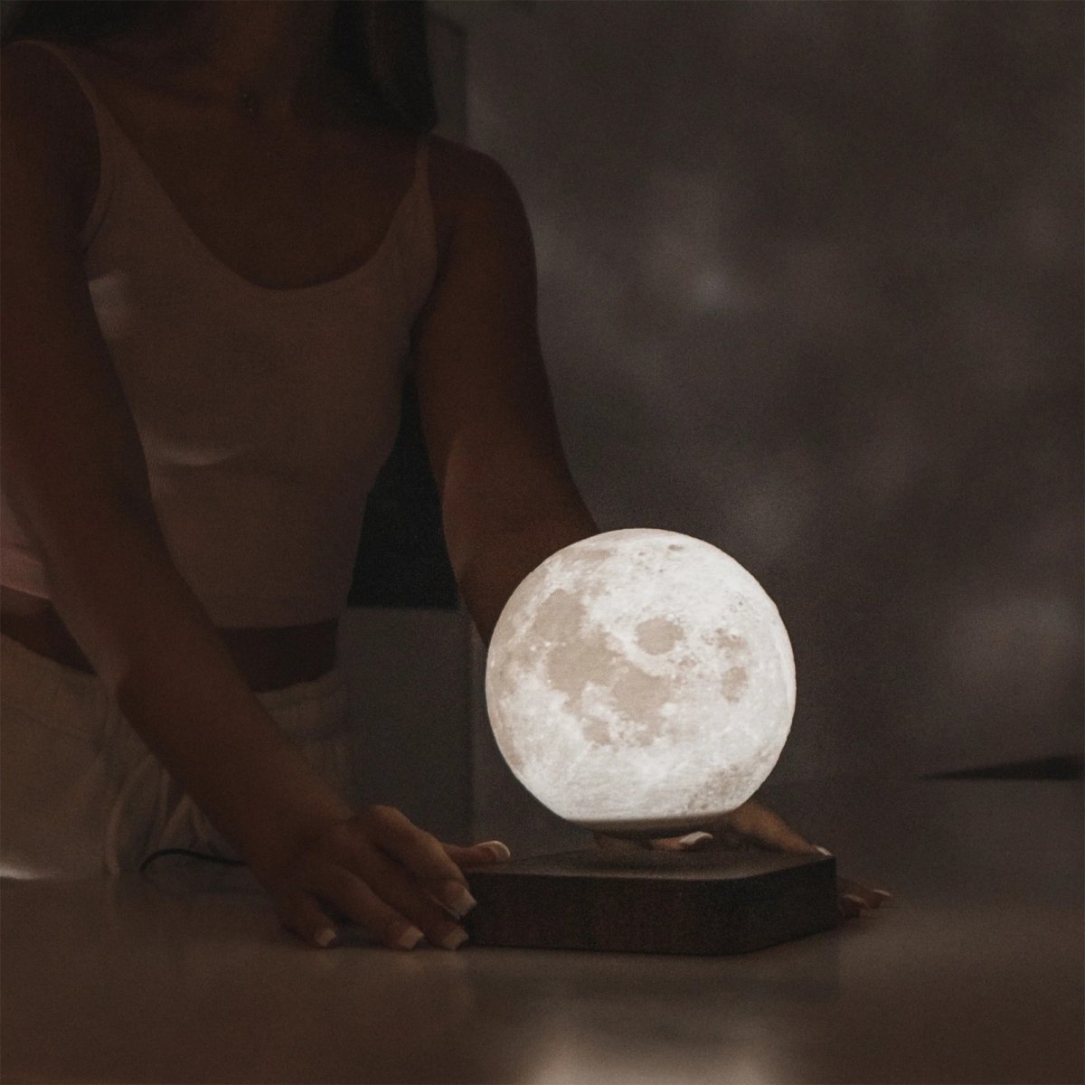 Magnetic Moon Lamp Gifts for Friends and Family Sohnne® Table Lamp Kagura Moon Lamp 6.7"